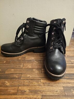 SoftWalk Black Leather Lace-Up Ankle Boots